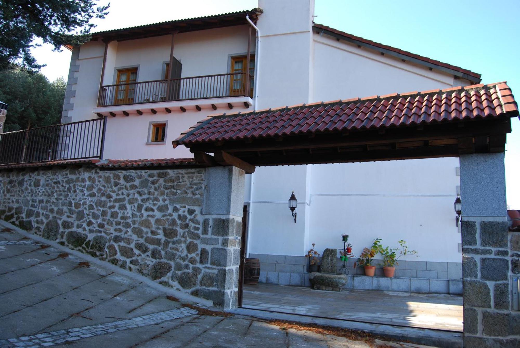 Hotel Cinco Castaños Candelario Exterior foto
